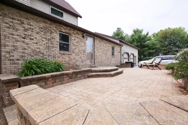 $595,000 | 382 Keigwin Road, Walnut, IL 61376