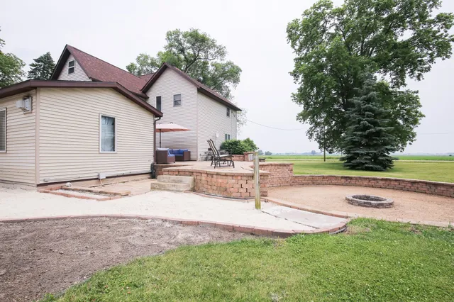 $595,000 | 382 Keigwin Road, Walnut, IL 61376