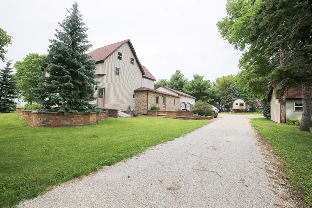 $595,000 | 382 Keigwin Road, Walnut, IL 61376