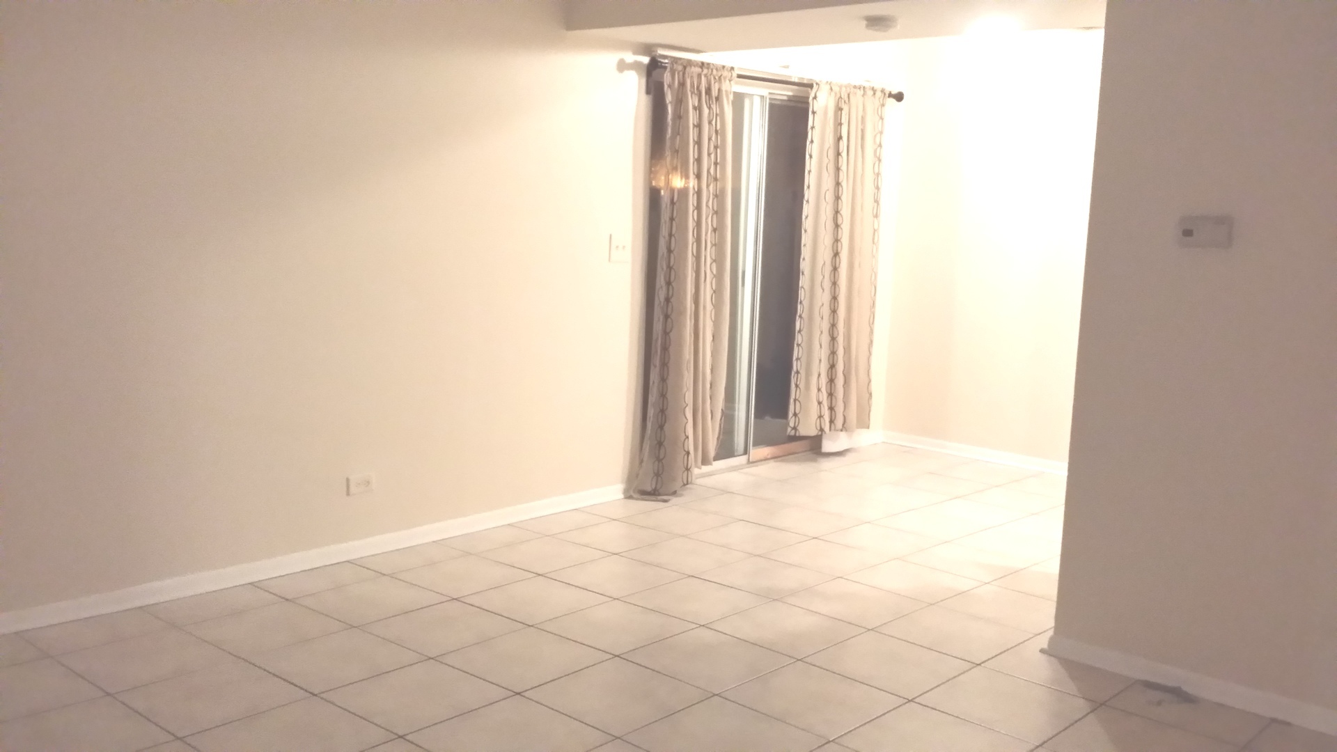 1854 Jamestown Circle Hoffman Estates, IL 60169 - Photo 5 of 10 a view of a bathroom with a window