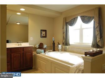 552 Partridge Court Mickleton, NJ 08056 - Photo 3 of 8