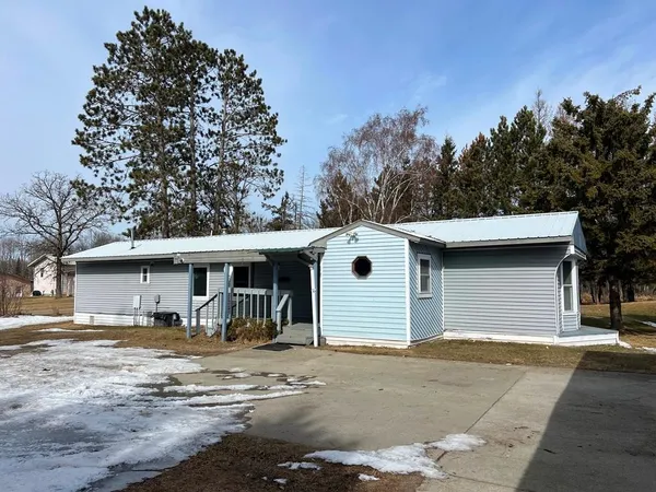 $85,000 | 726 2nd Street West, Deer River, MN 56636