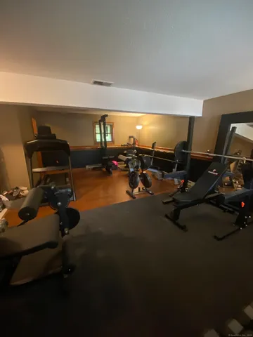 $350,000 | 11 Batesmoor Road, Waterbury, CT 06705