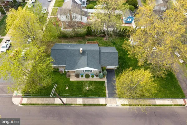 $440,000 | 604 North Line Street, Lansdale, PA 19446
