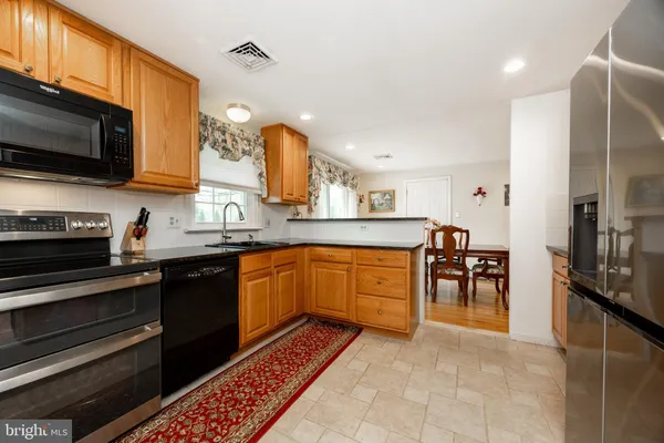 $440,000 | 604 North Line Street, Lansdale, PA 19446