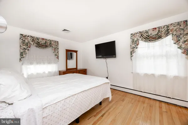 $440,000 | 604 North Line Street, Lansdale, PA 19446