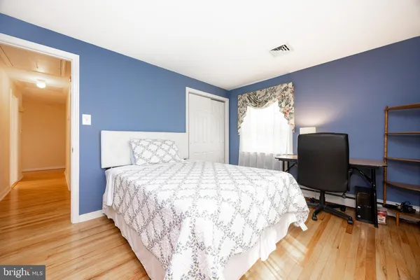 $440,000 | 604 North Line Street, Lansdale, PA 19446
