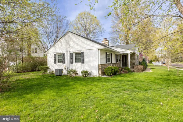 $440,000 | 604 North Line Street, Lansdale, PA 19446