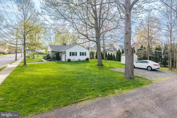 $440,000 | 604 North Line Street, Lansdale, PA 19446