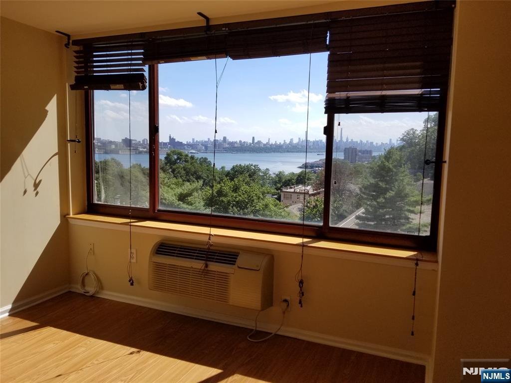 100 Old Palisade Road, Unit 702 Fort Lee, NJ 07024 - Photo 21 of 37