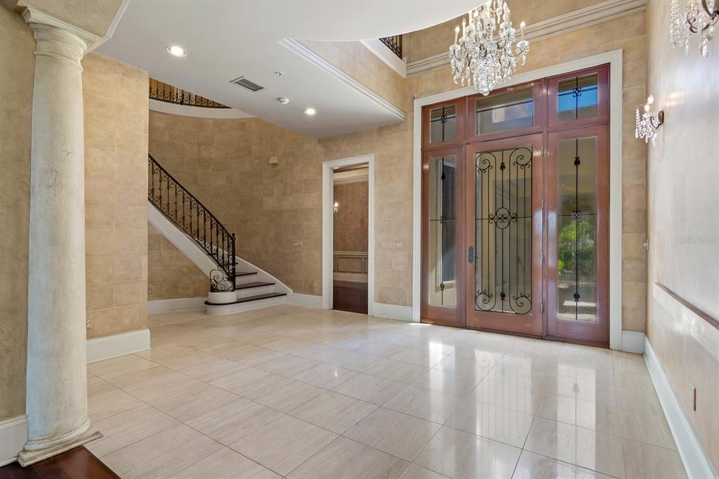 1029 Royal Pass Road Tampa, FL 33602 - Photo 12 of 68 en view interior of the house