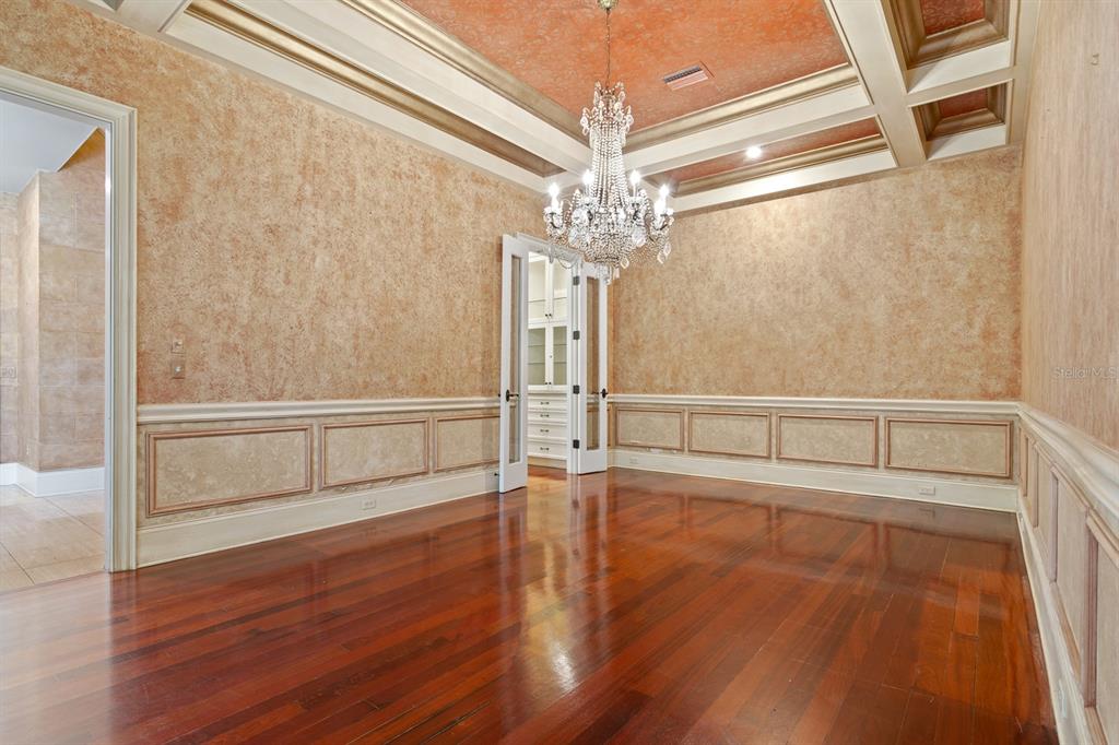 1029 Royal Pass Road Tampa, FL 33602 - Photo 28 of 68 a view of a livingroom with wooden floor