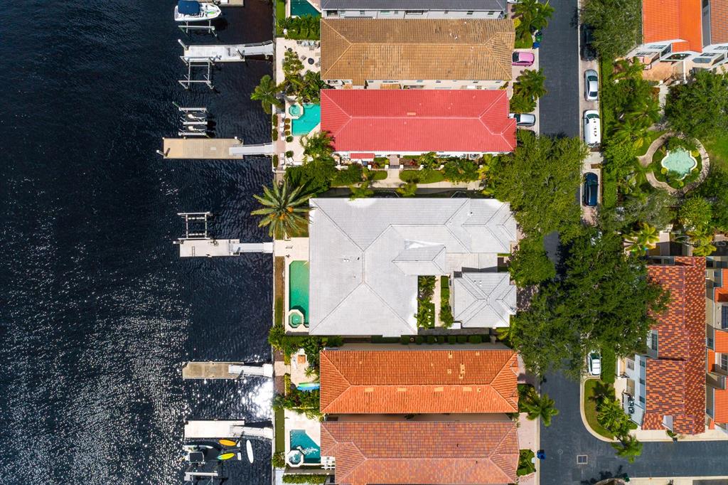 1029 Royal Pass Road Tampa, FL 33602 - Photo 4 of 68 an aerial view of residential houses with outdoor space and parking