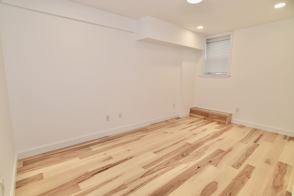 72 Longwood Avenue, Unit 72 Brookline, MA 02446 - Photo 11 of 18