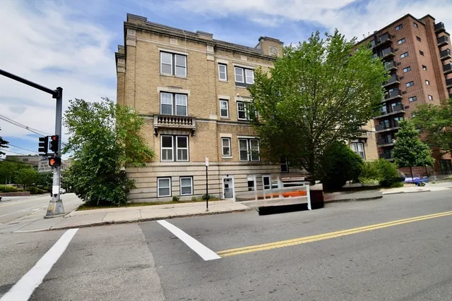$3,500 | 72 Longwood Avenue, Unit 72, Brookline, MA 02446
