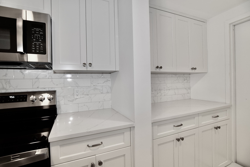 72 Longwood Avenue, Unit 72 Brookline, MA 02446 - Photo 4 of 18