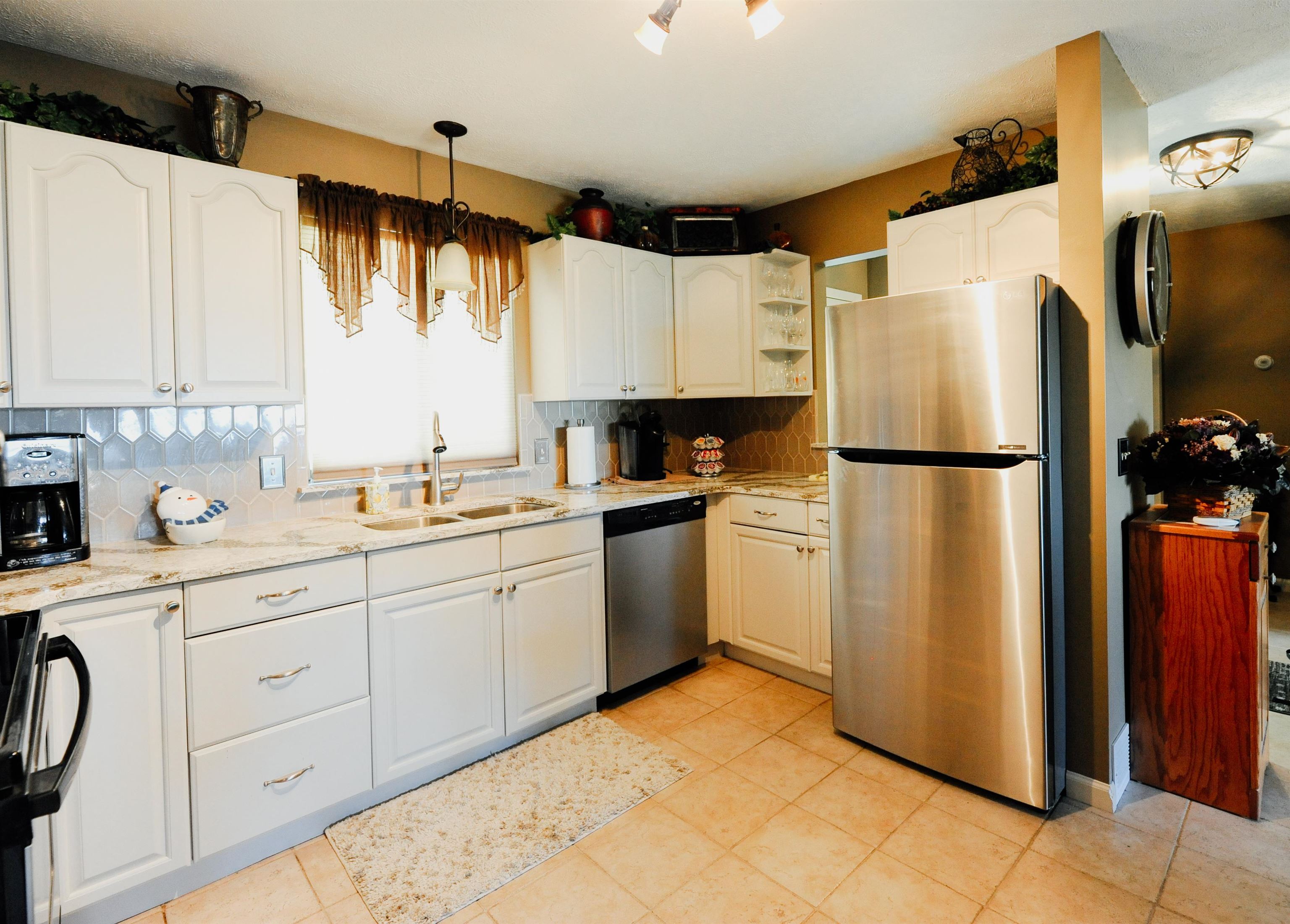 11255 East Fort Road, Unit H1 Suttons Bay, MI 49682 - Photo 6 of 49