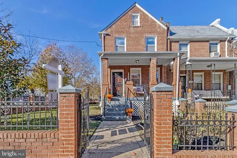 $824,900 | 4900 1st Street Northwest, Washington, DC 20011