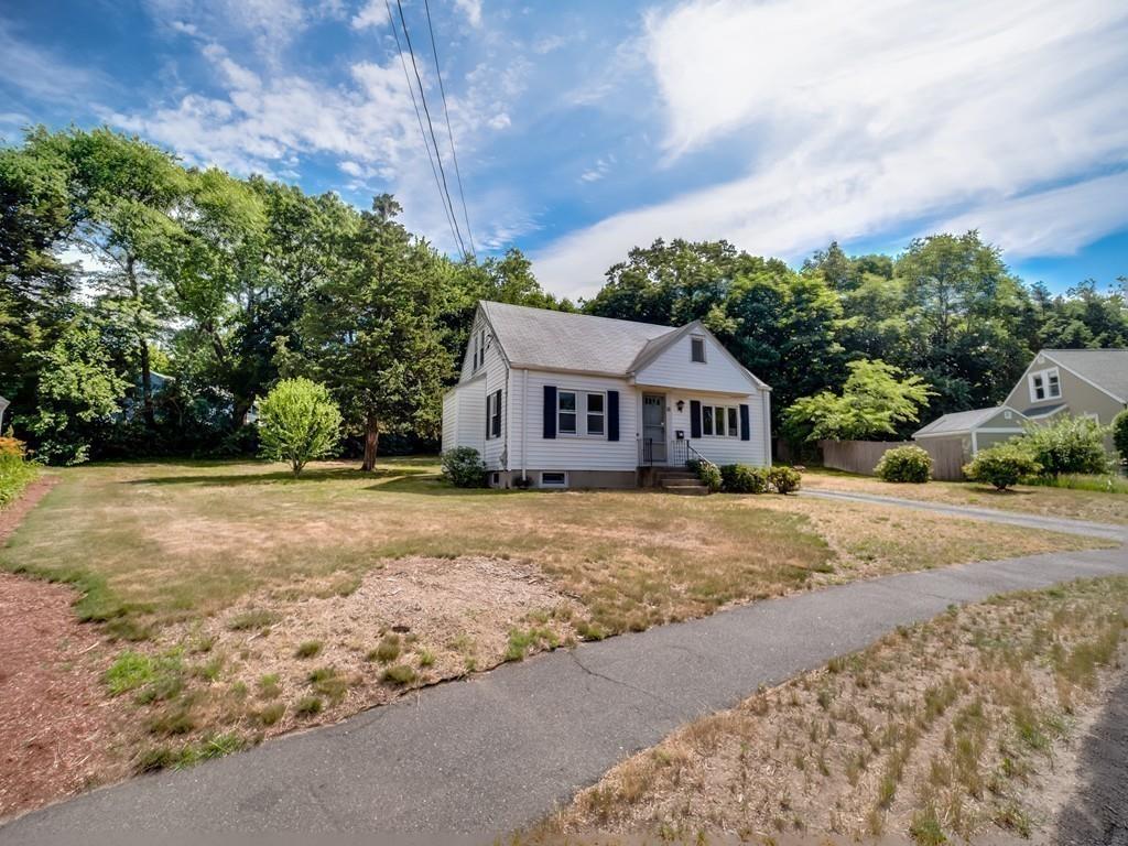 33 Edgehill Road Norwood, MA 02062 - Photo 3 of 32 Gallery Image 3