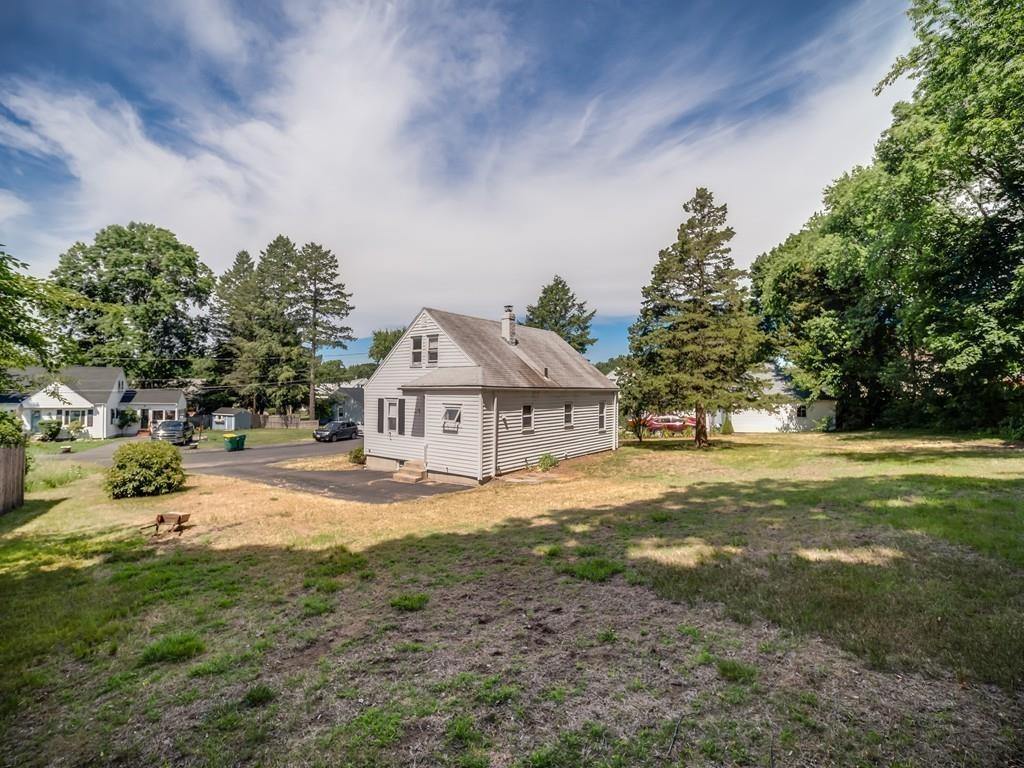 33 Edgehill Road Norwood, MA 02062 - Photo 5 of 32 Gallery Image 5