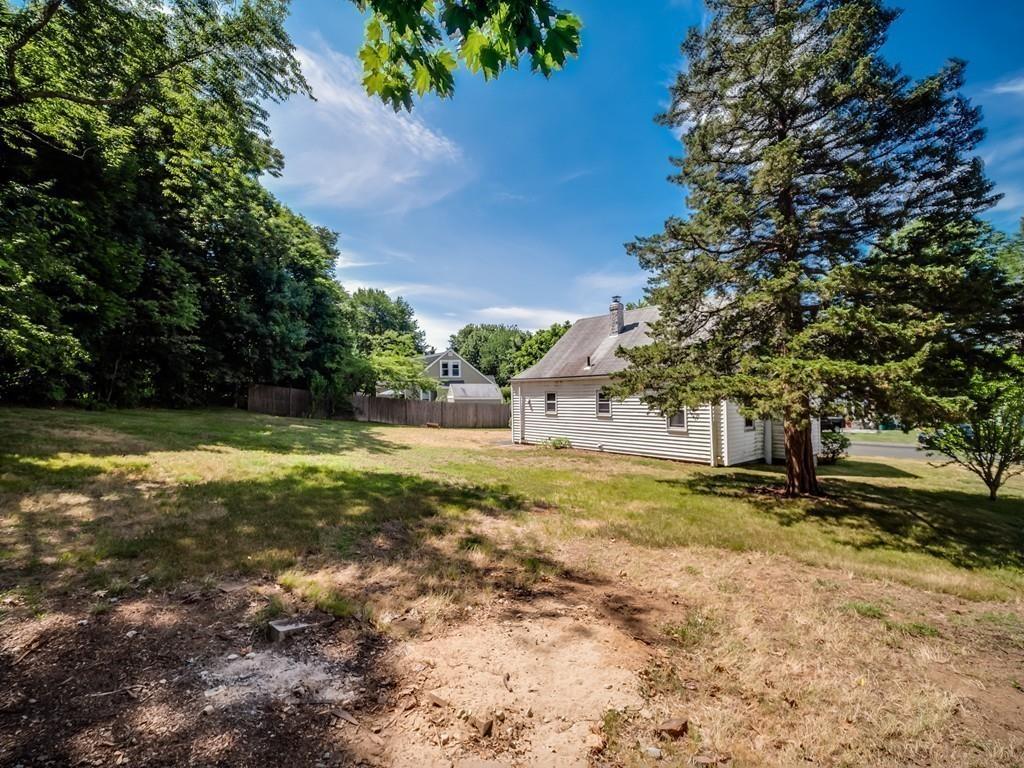 33 Edgehill Road Norwood, MA 02062 - Photo 7 of 32 Gallery Image 7
