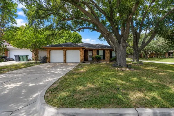 $1,895 | 3501 Wentworth Drive, Arlington, TX 76001