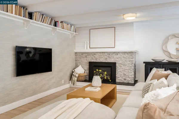 $2,325,000 | 835 Richard Lane, Danville, CA 94526