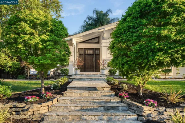 $2,325,000 | 835 Richard Lane, Danville, CA 94526