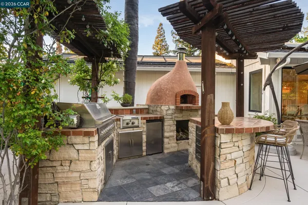 $2,325,000 | 835 Richard Lane, Danville, CA 94526