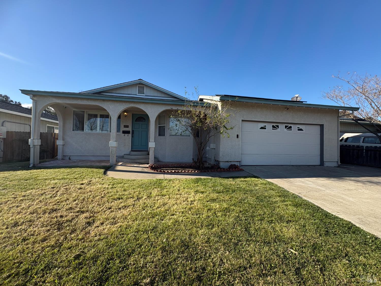 210 Trinity Court Rio Vista, CA 94571 - Photo 3 of 38 a front view of a house with a yard