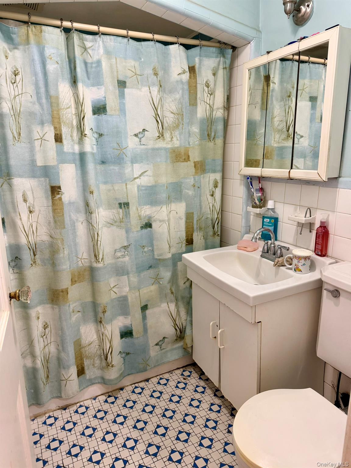 586 Stratford Road Baldwin, NY 11510 - Photo 9 of 24 Full Bathroom 1st Floor