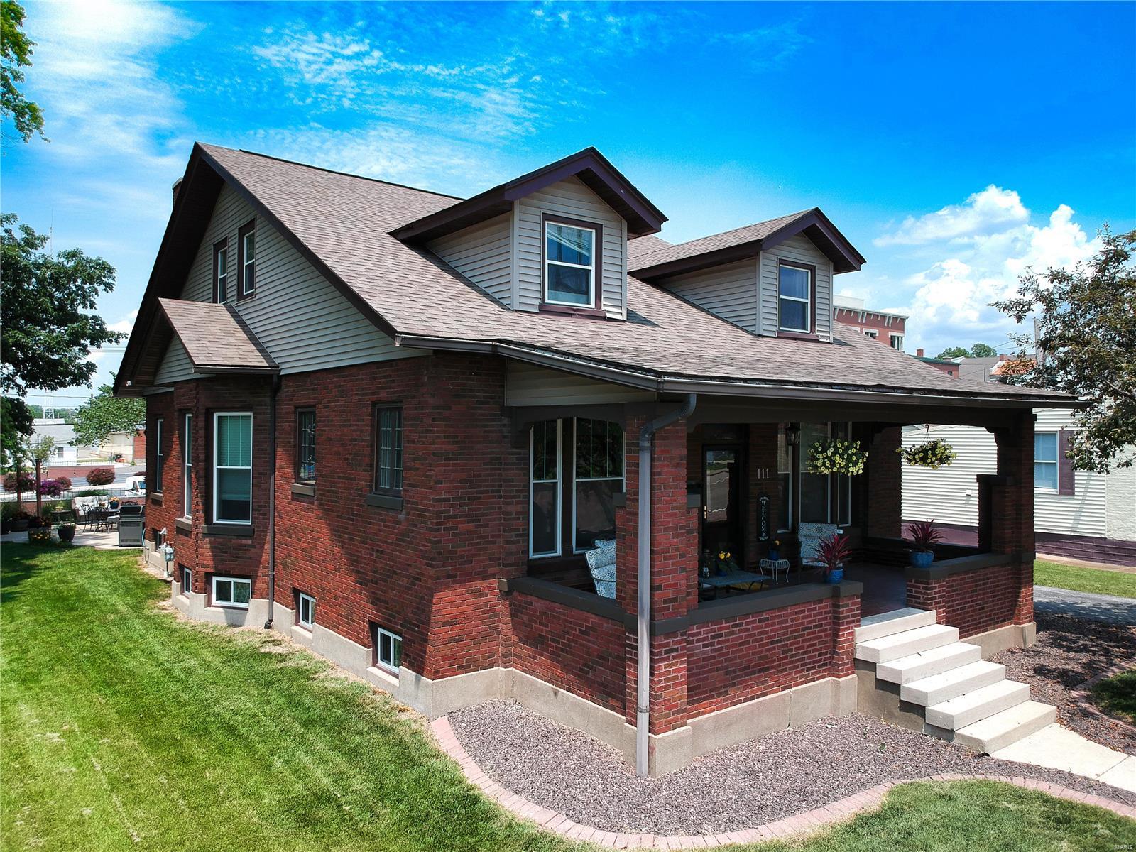 111 West 4th Street Waterloo, IL 62298 - Photo 1 of 43 Gallery Image 1