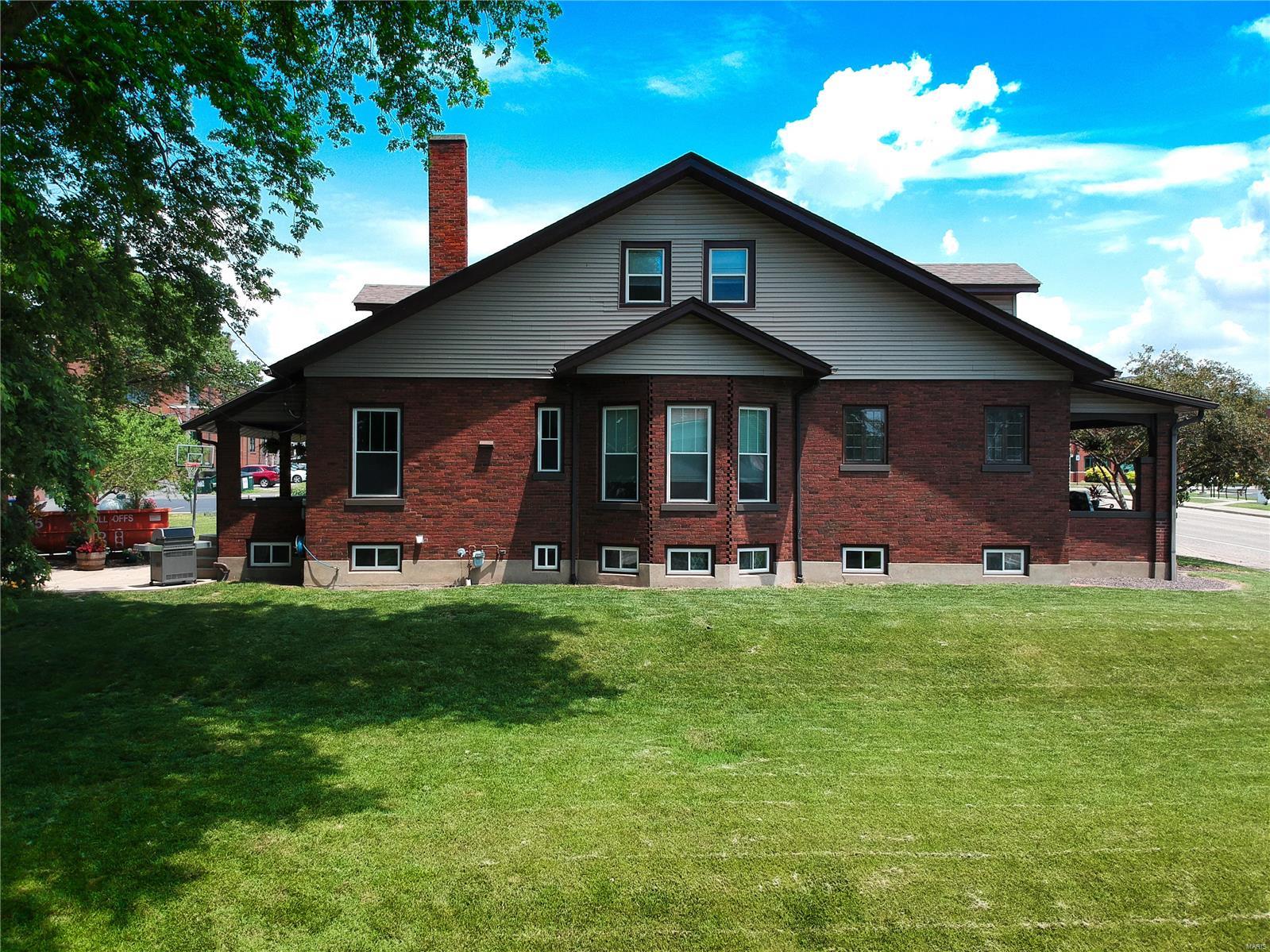 111 West 4th Street Waterloo, IL 62298 - Photo 3 of 43 Gallery Image 3