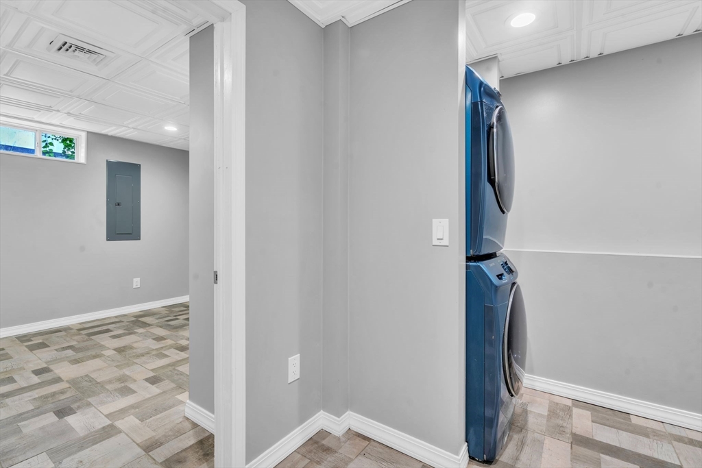 25 Thomas Street Chicopee, MA 01013 - Photo 25 of 36 a view of hallway with shower