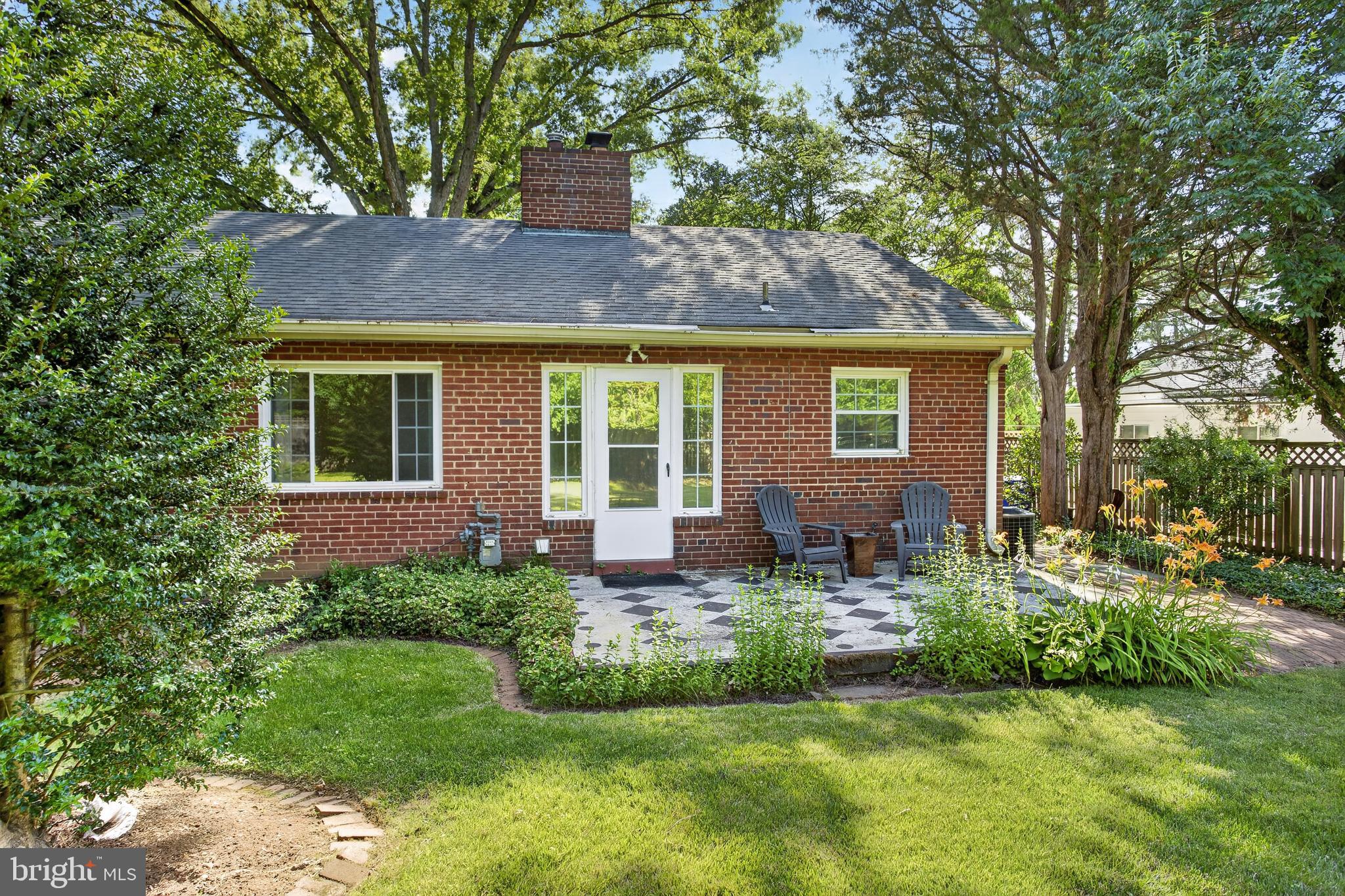 7803 Marbury Road Bethesda, MD 20817 - Photo 20 of 26 Rear elevation
