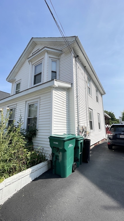 209 Fayette Street Lynn, MA 01902 - Photo 4 of 32