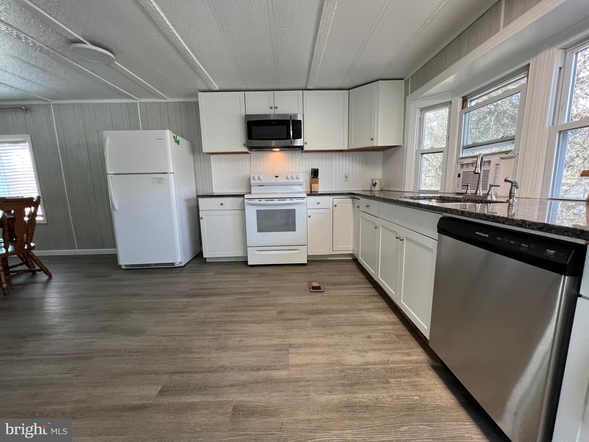 4328 Ridge Road, Unit 11 Mount Airy, MD 21771 - Photo 8 of 36 White Cabinets & Granite Countertops