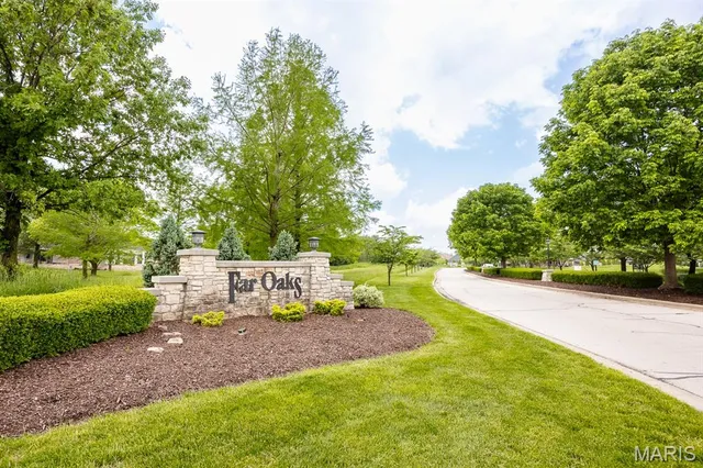 $169,500 | 305 Forest Oaks Drive, Caseyville, IL 62232