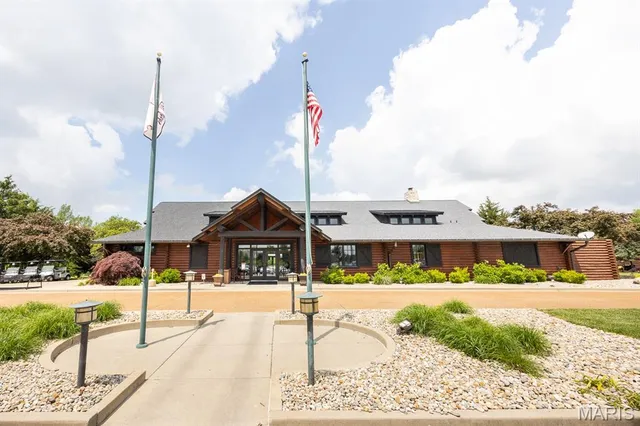 $169,500 | 305 Forest Oaks Drive, Caseyville, IL 62232