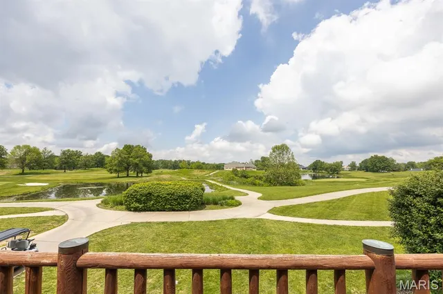 $169,500 | 305 Forest Oaks Drive, Caseyville, IL 62232