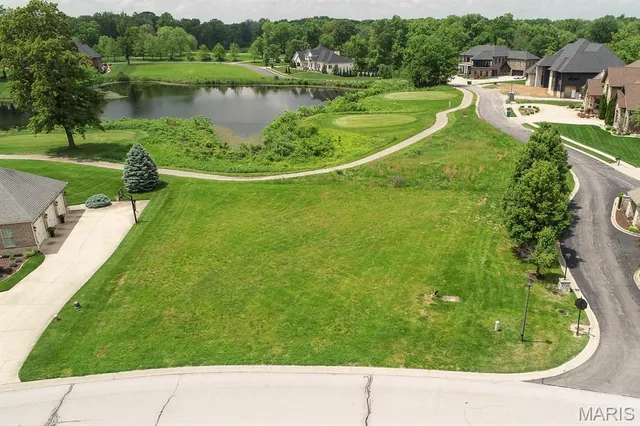 $169,500 | 305 Forest Oaks Drive, Caseyville, IL 62232