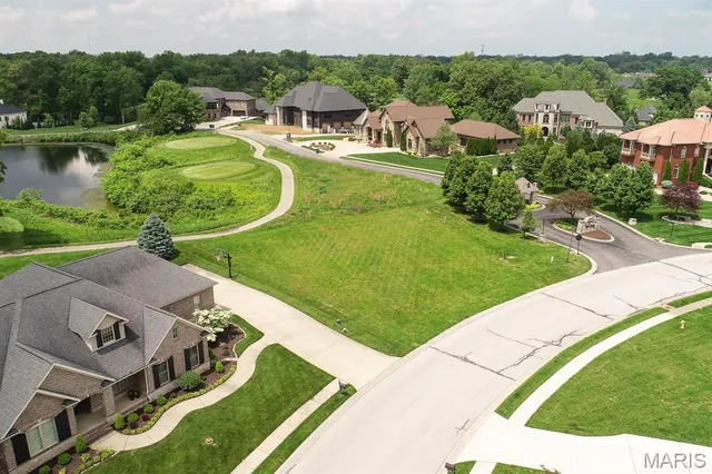 $169,500 | 305 Forest Oaks Drive, Caseyville, IL 62232