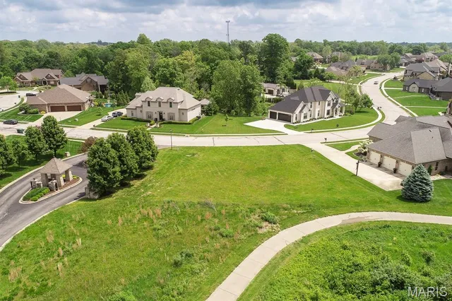 $169,500 | 305 Forest Oaks Drive, Caseyville, IL 62232