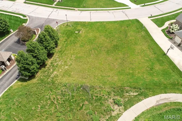 $169,500 | 305 Forest Oaks Drive, Caseyville, IL 62232