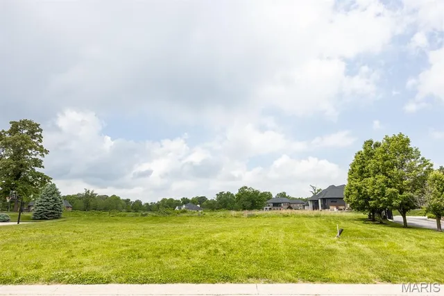 $169,500 | 305 Forest Oaks Drive, Caseyville, IL 62232