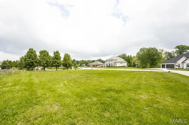 $169,500 | 305 Forest Oaks Drive, Caseyville, IL 62232