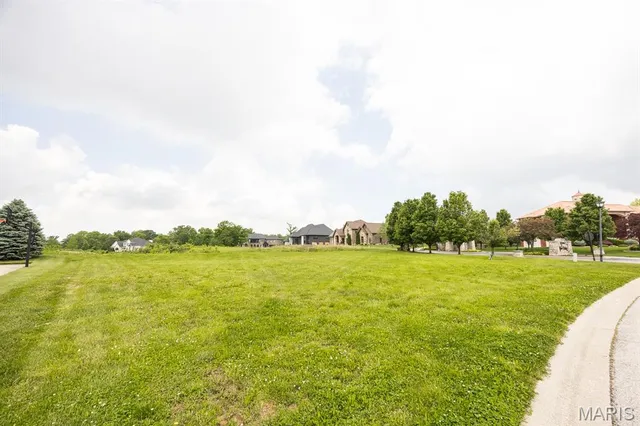 $169,500 | 305 Forest Oaks Drive, Caseyville, IL 62232