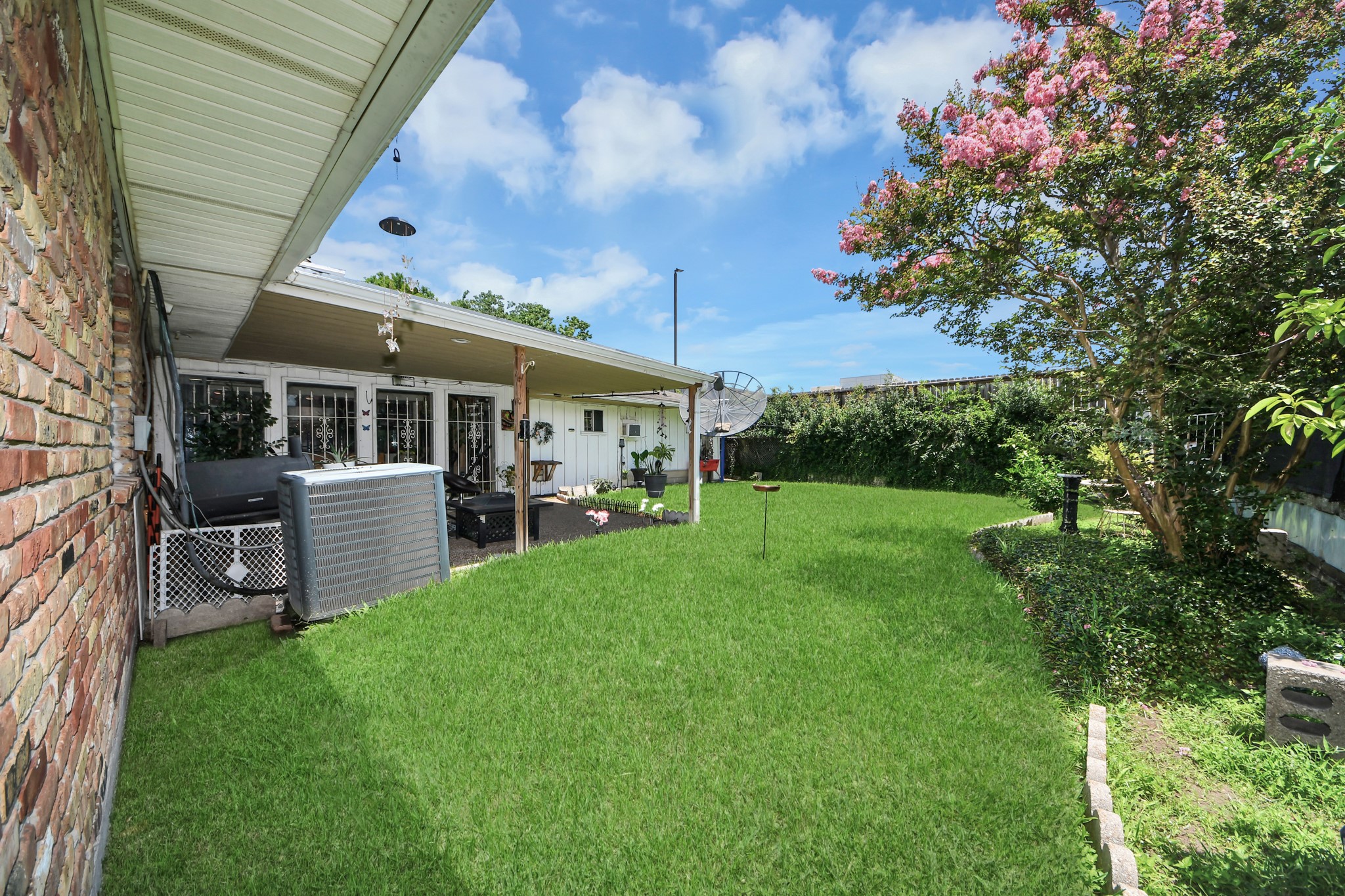 3901 Jeanetta Street Houston, TX 77063 - Photo 35 of 41 Fully bricked home with fenced backyard.