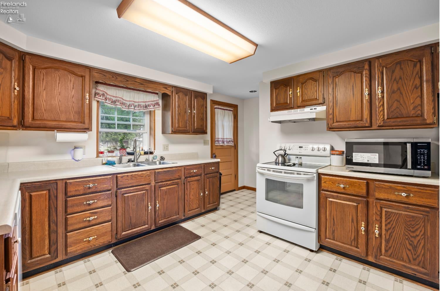 2132 East Cole Road Fremont, OH 43420 - Photo 11 of 48 Gallery Image 11