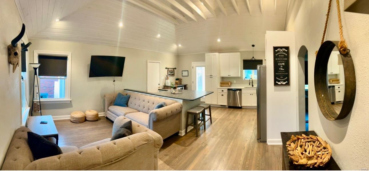 2547 High School Drive St. Louis, MO 63144 - Photo 2 of 12